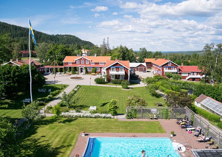 Semestra i Sverige och bo på Hotell Järvsöbaden